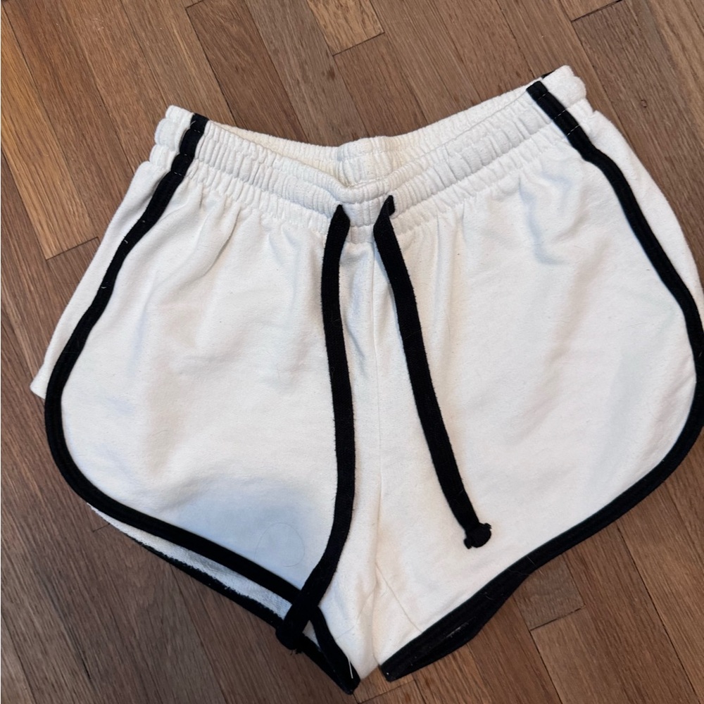 Aero Sm White shorts